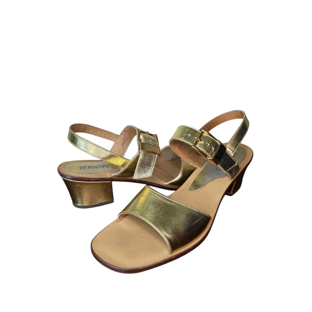 Bernardo Gold Leather Sandals Ankle Strap Low Heel Womens 8 Narrow